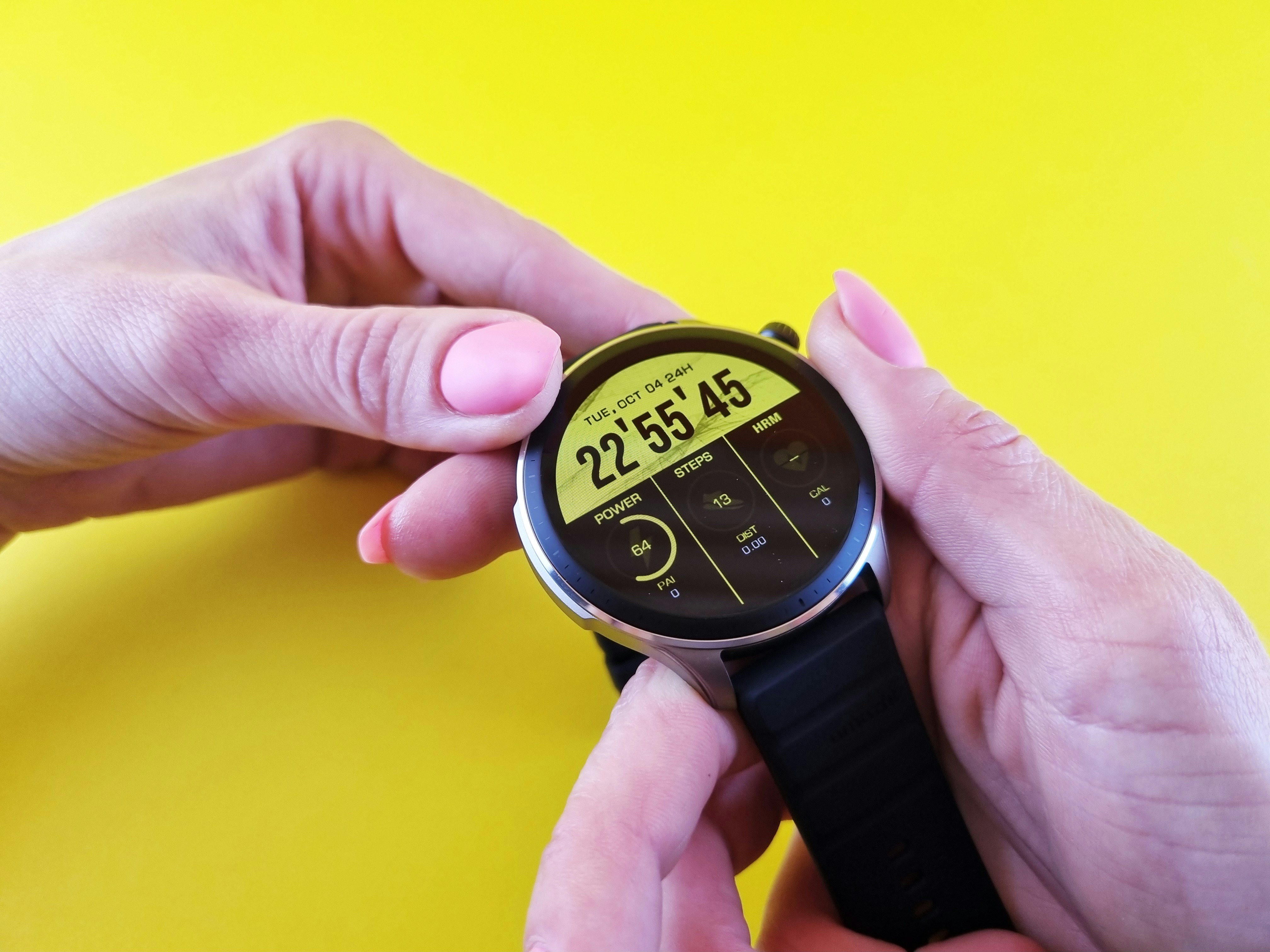 How To Use Fitness Trackers To Achieve Wellness Goals