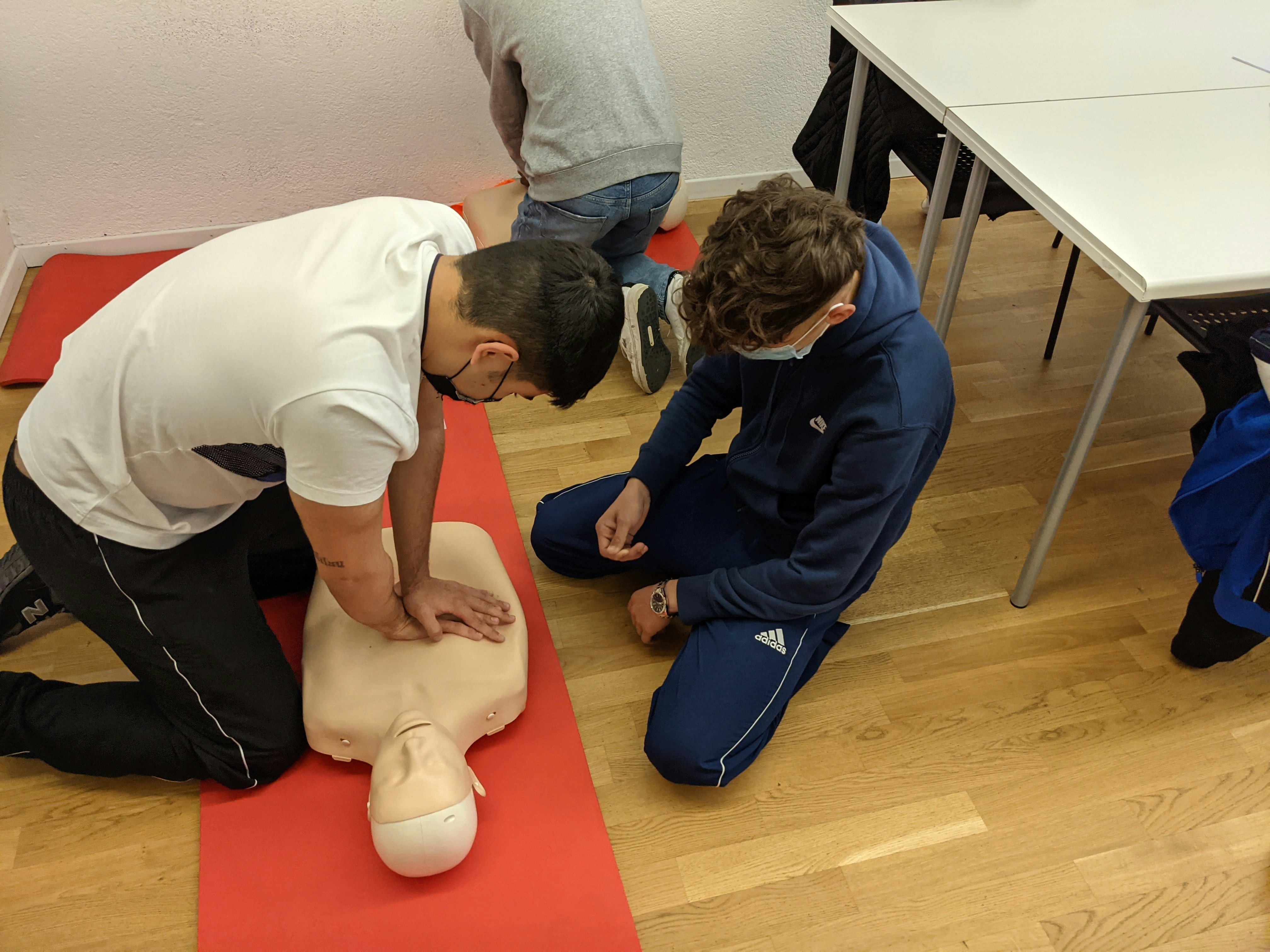 Essential CPR And First Aid Techniques Everyone Should Learn